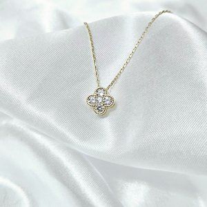 🌷925 Sterling Silver Clover Necklace - 14K Gold Plated - Dainty and Mini